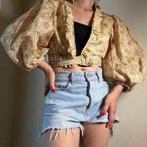 Floral Puff Sleeve Crop Top